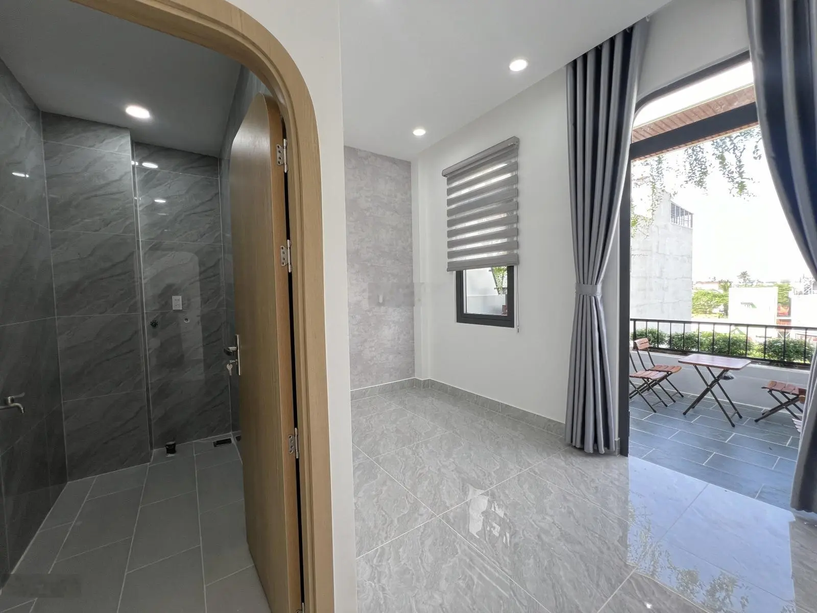 Nhà mới DT 80m2 sân ô tô ngay chợ Thạnh Xuân đường thông chỉ 6.3 tỷ
