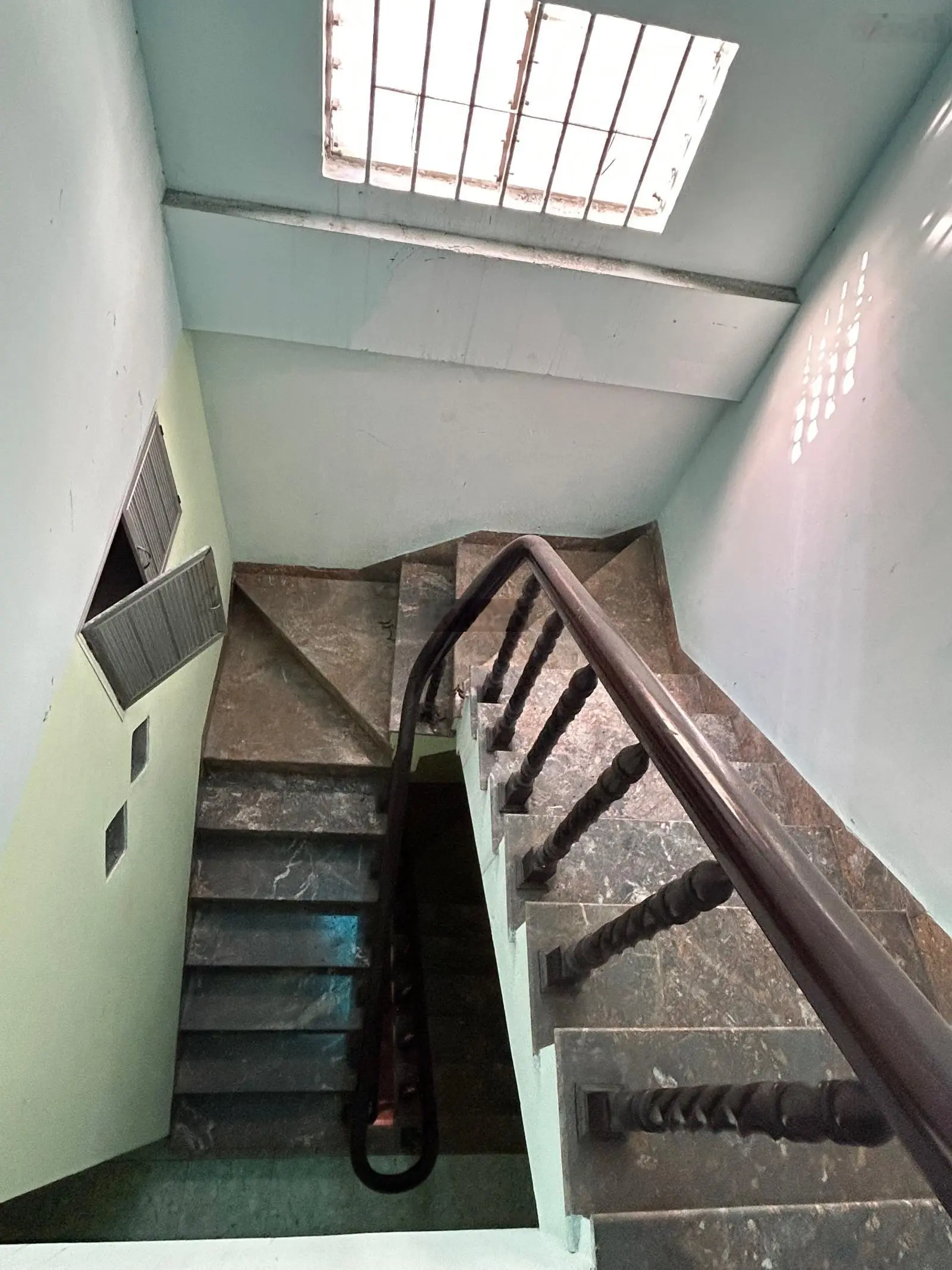 Bán nhà mặt tiền Lê Thánh Tôn gần Vincom