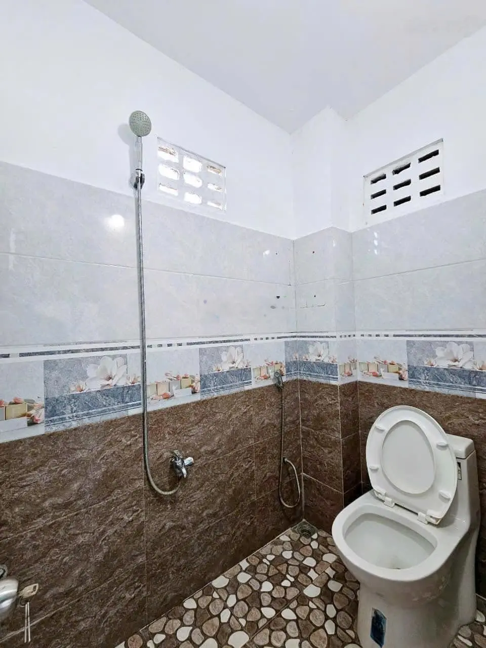 Bán nhà trên đường 18B, Bình Chánh, TPHCM. Sổ hồng riêng