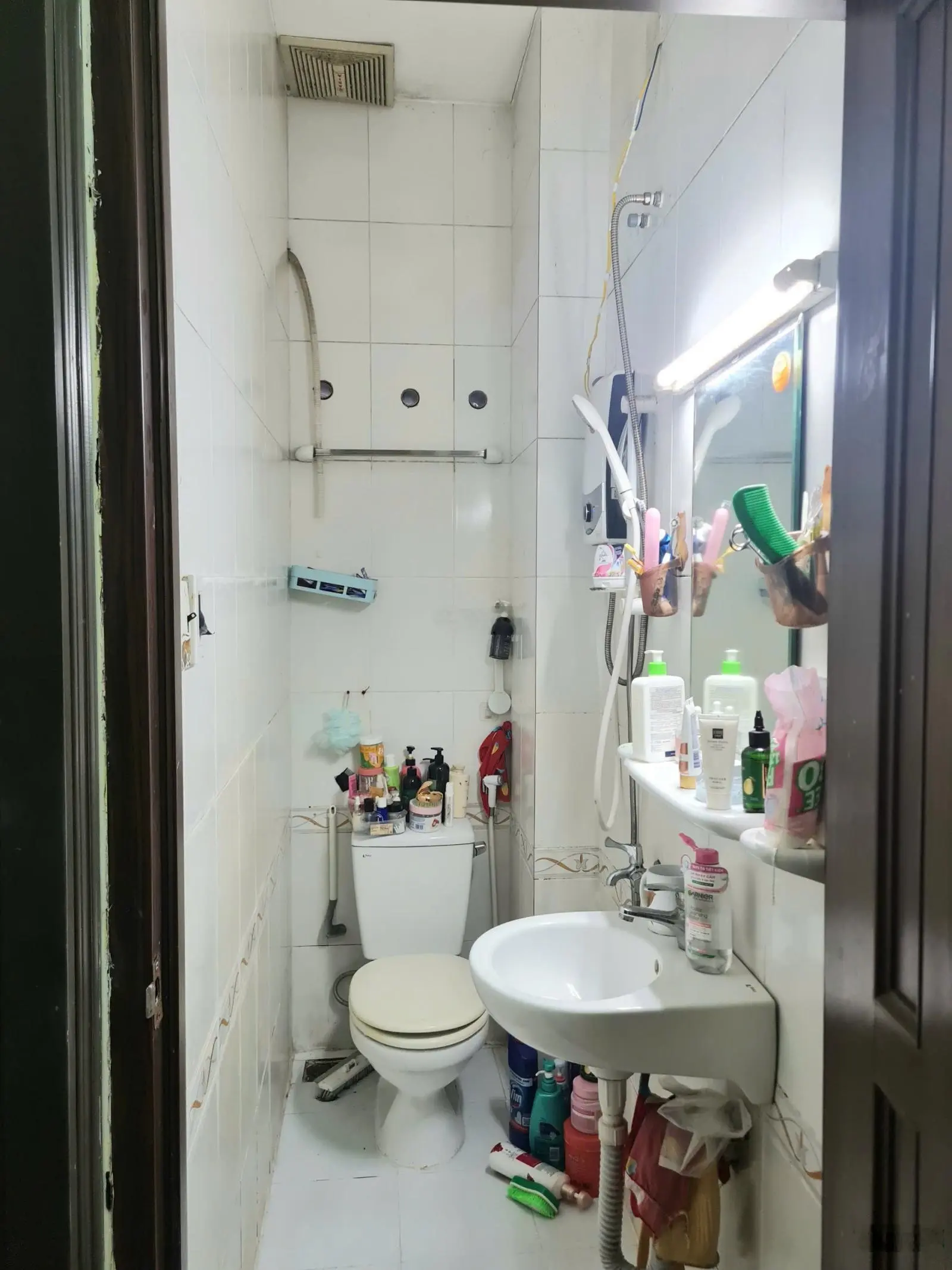 QUận 8 ngay chợ rạch ông - 5 phút tới quận 1- 5, quận 7 - kế bên aeon tạ quang bửu - sổ vuông đẹp .