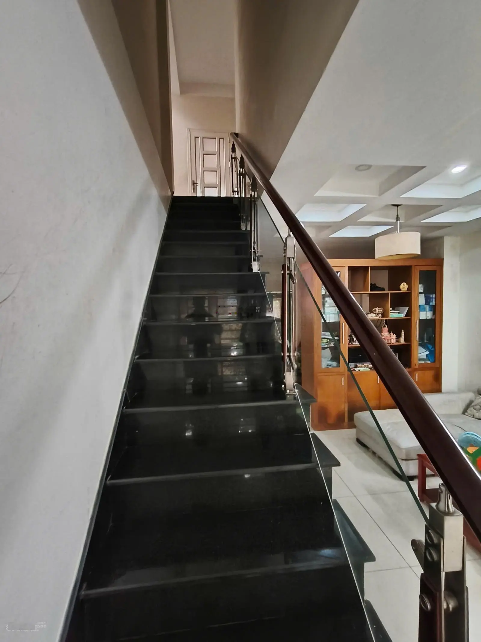 Bán gấp biệt thự 9x28m, 3 tầng giá 21.5tỷ, 793 Trần Xuân Soạn, P. Tân Hưng, Quận 7