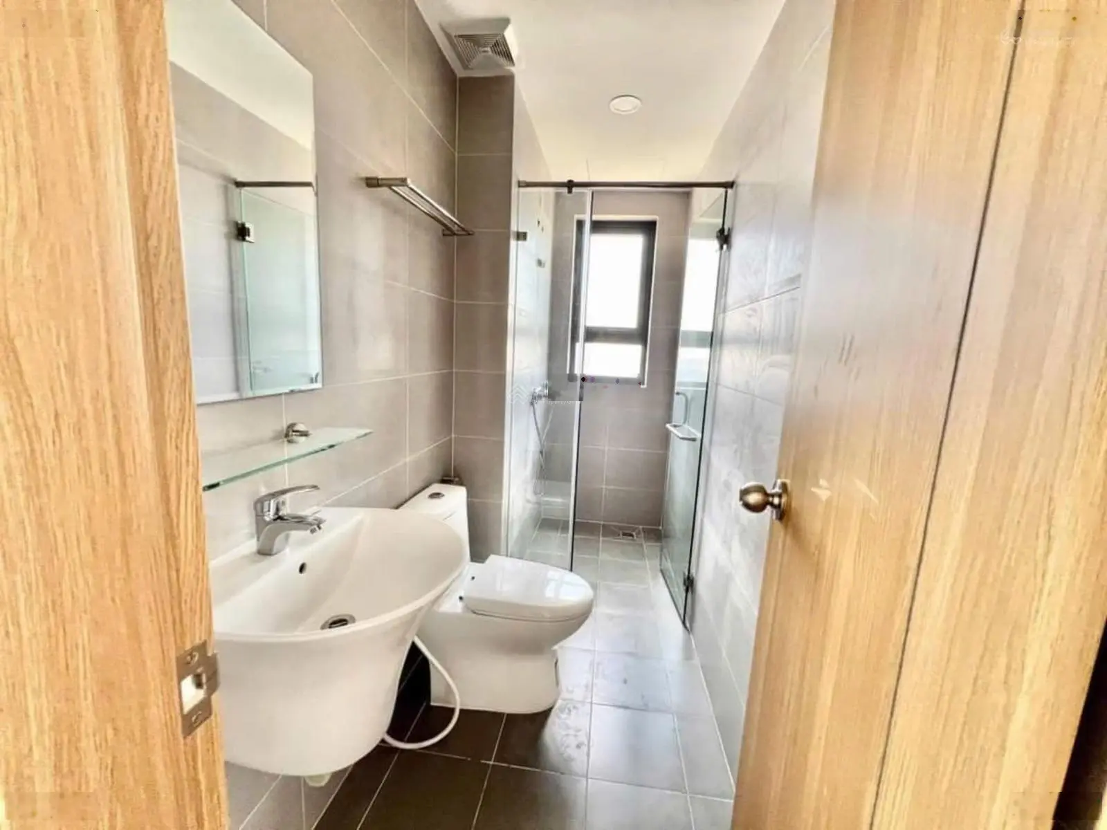 Chính Chủ Ngộp Ngân Hàng Cần Bán Lỗ Gấp 2PN-2WC Bcons Plaza, Giá 1,650 tỷ. Bán Nhanh Trong Tuần