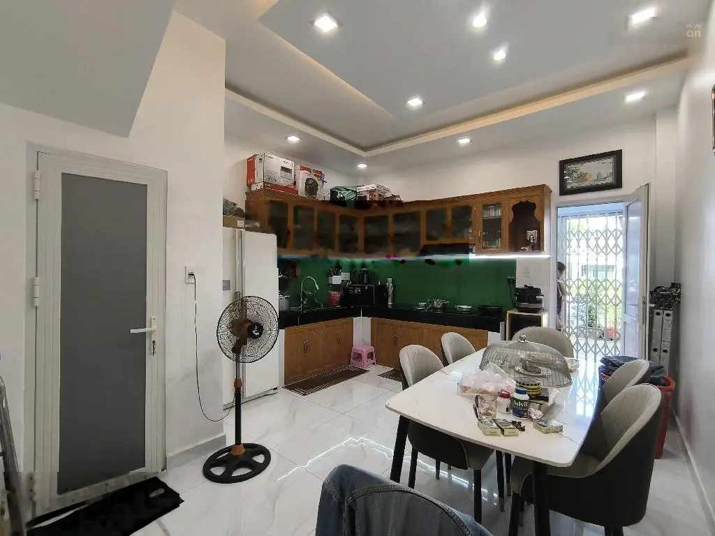 Siêu phẩm bình thạnh - 3 tầng btct lung linh, 4pn khép kín, 4wc - tặng hết nội thất - 2 mặt hẻm trư