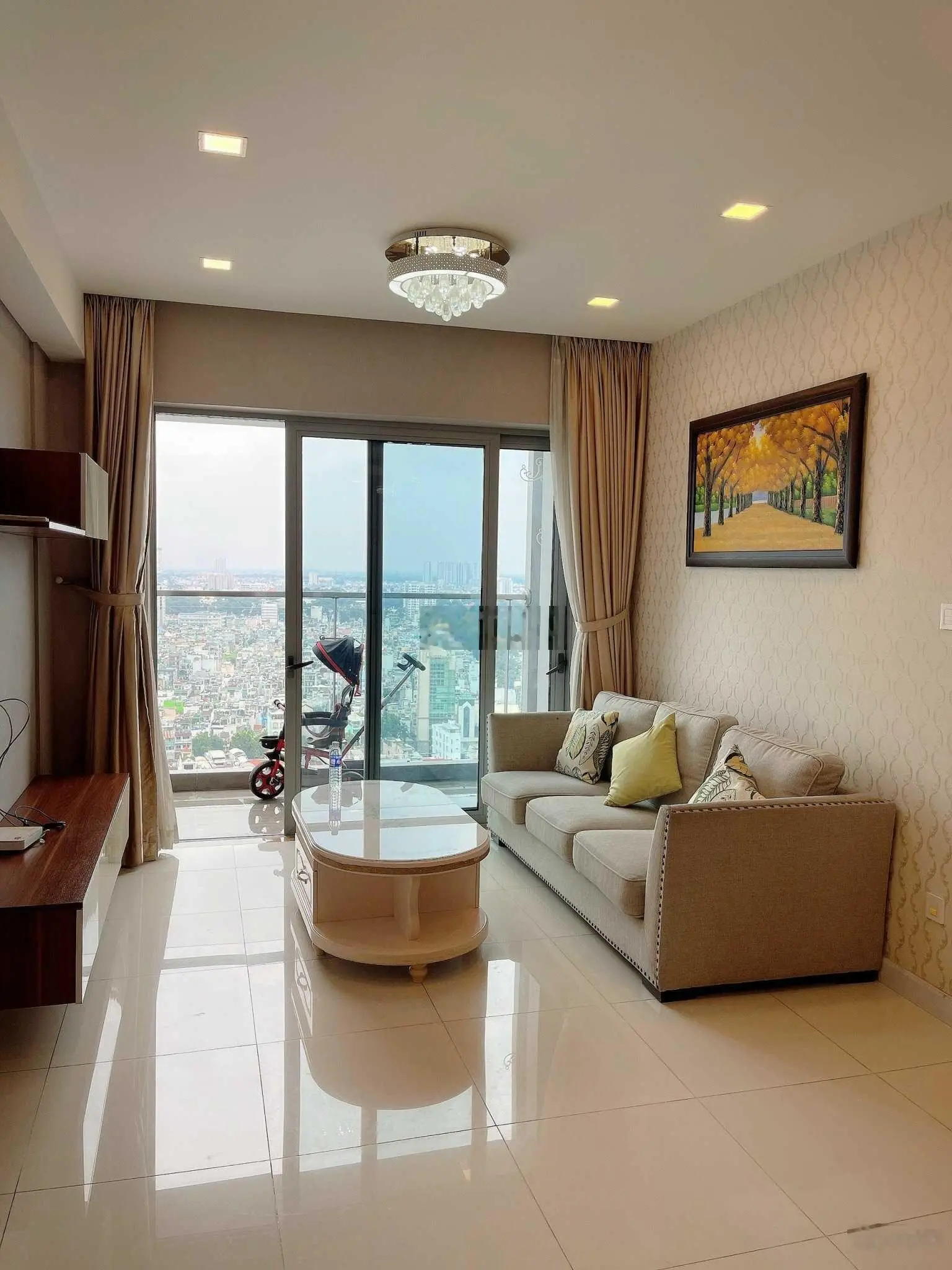Chính chủ cần bán gấp căn góc 2 view thoáng mát 87,6m2, 2PN, 2WC, giá 5 tỷ nội thất y hình