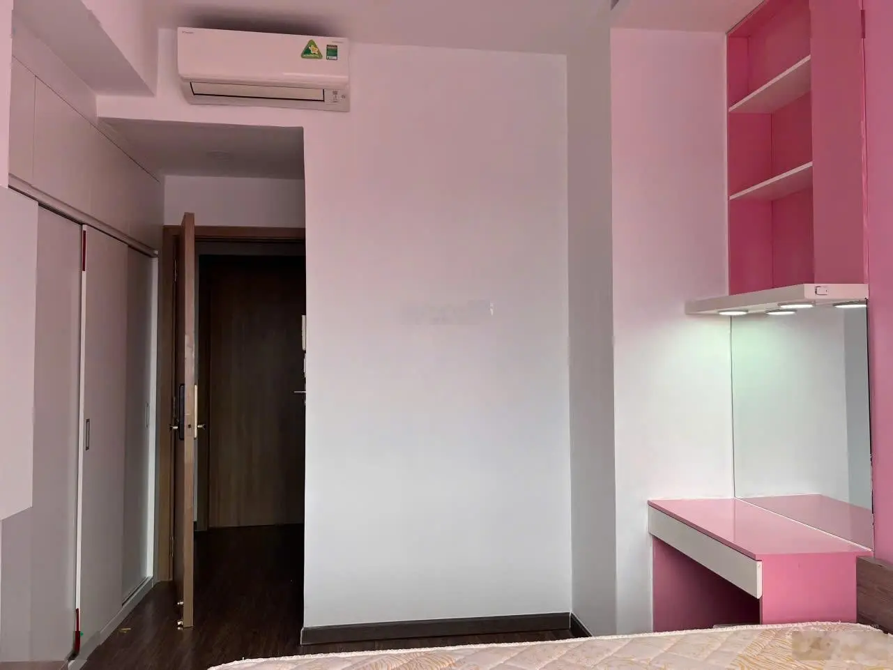 Bán căn hộ Richstar 3PN 2WC giá 3tỷ850 nội thất đẹp như mơ