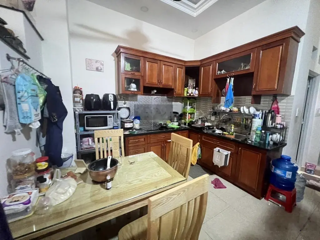 Siêu phẩm 4 tầng view sông _ hiếm có khó tìm _ ngay landmart 81!