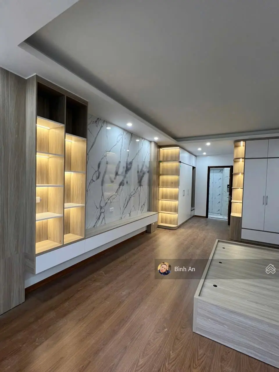 Chủ cần bán gấp nhà phân lô oto tránh vị trí đẹp cực thoáng ngõ thông bàn cờ. Diện tích 55m 16,9 ty