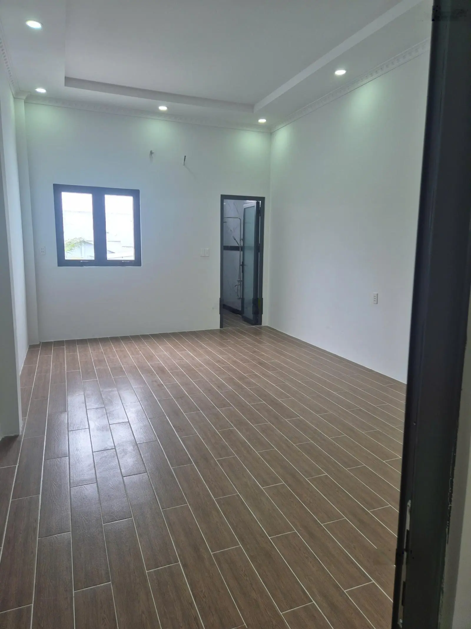 Bán nhà riêng tại Xã Bình Chánh, 90m2, 3PN, 3WC, chính chủ, hot