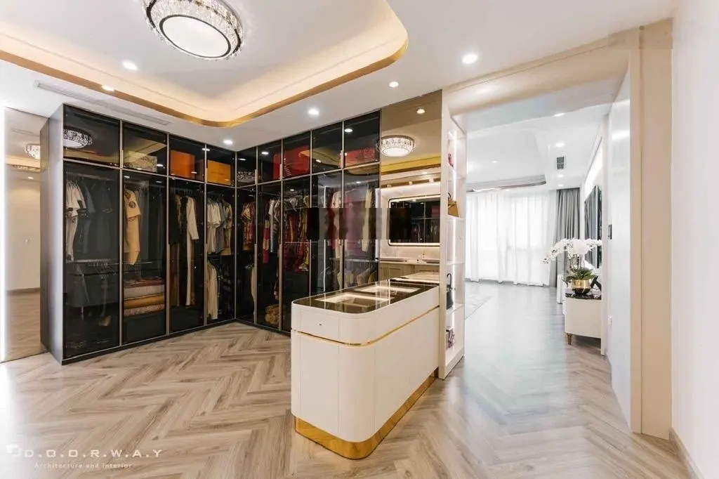 Bán nhà vip phố nghĩa tân -thang máy - vỉa hè -dt 70m .9 tầng .mt 6m .giá 37 tỷ.dòng tiền khủng