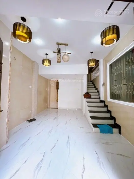 Mặt tiền 5 tầng 8 phòng có thang máy, Bến Vân Đồn, Vĩnh Khánh Quận 4