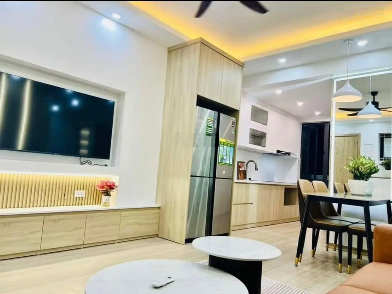 Chính chủ gửi bán căn hộ Nơ3 Bán đảo Linh Đàm, tầng thấp view thoáng, full nội thất 80m 3pn 2vs