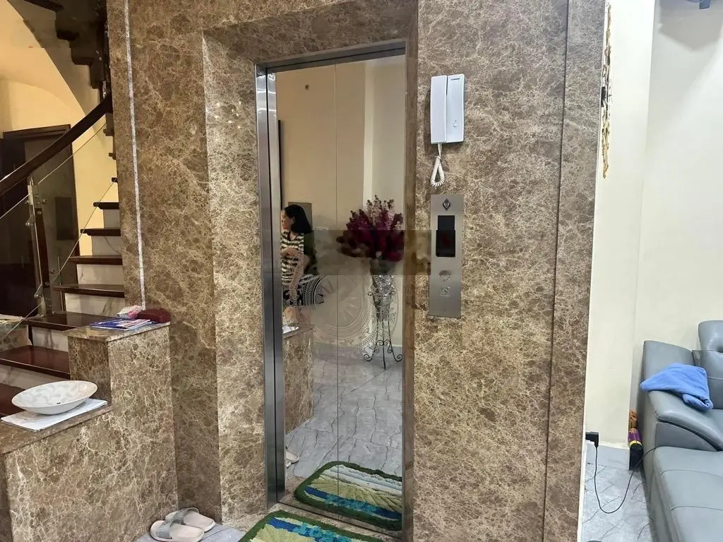 Bán nhà trung tâm phố Ngọc Lâm - 5 tầng thang máy - 5m ra mặt phố - 70m2 chỉ 12.5 tỷ