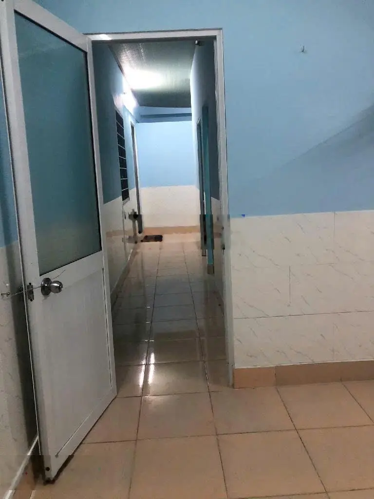 Chỉ nhỉnh 50tr/m2 bán nhà C4 sổ riêng vuông mặt tiền rộng 5.5m ngay chợ Thủ Đức