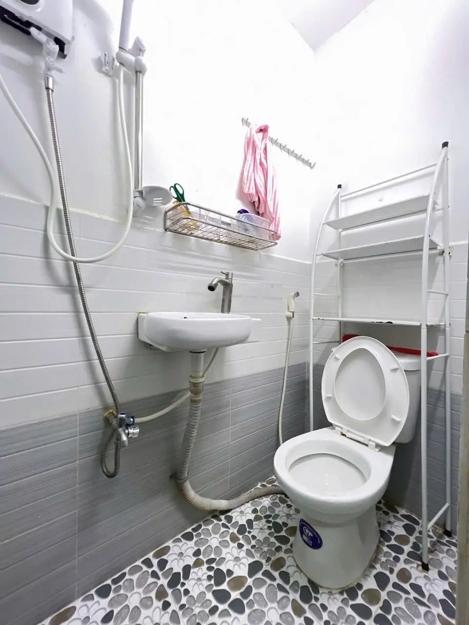 Bán Nhà, hxh Q7, Đường Huỳnh Tấn Phát, 2,8m x 6,3m Nhà 2 Tầng 3pn bán 1 tỷ 190 triệu ccvb.