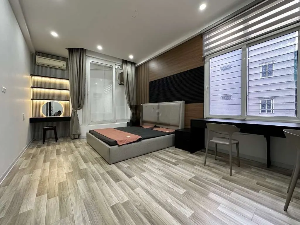 TỔ ẤM TRUNG TÂM ĐỐNG ĐA, 40M2, 5 TẦNG 3 NGỦ, SANG XỊN MỊN, GẦN PHỐ