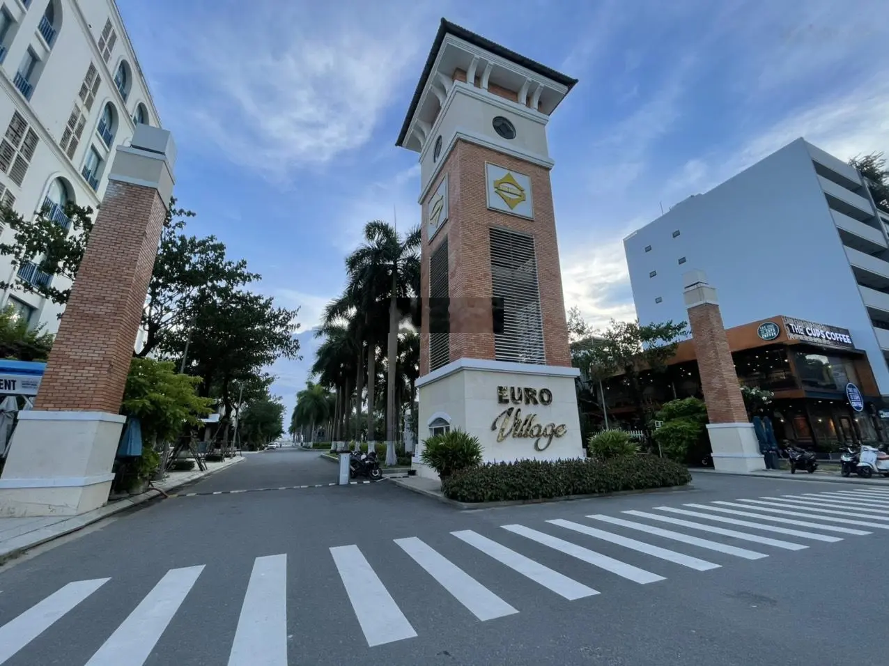 Bán biệt thự Euro Village, 37 tỷ, 300m2, view đẹp, nội thất đầy đủ