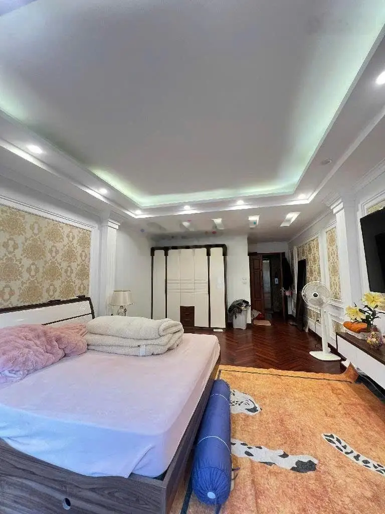 Bán nhà dân xây đường thái hà, đống đa. sổ hoa hậu - 2 view thoáng vĩnh viễn - oto vào nhà, sát phố