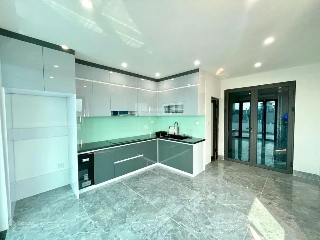 Nhà đẹp Phố Trạm 46m2 ,7 tầng gara ô tô thang máy kinh doanh ở ngay