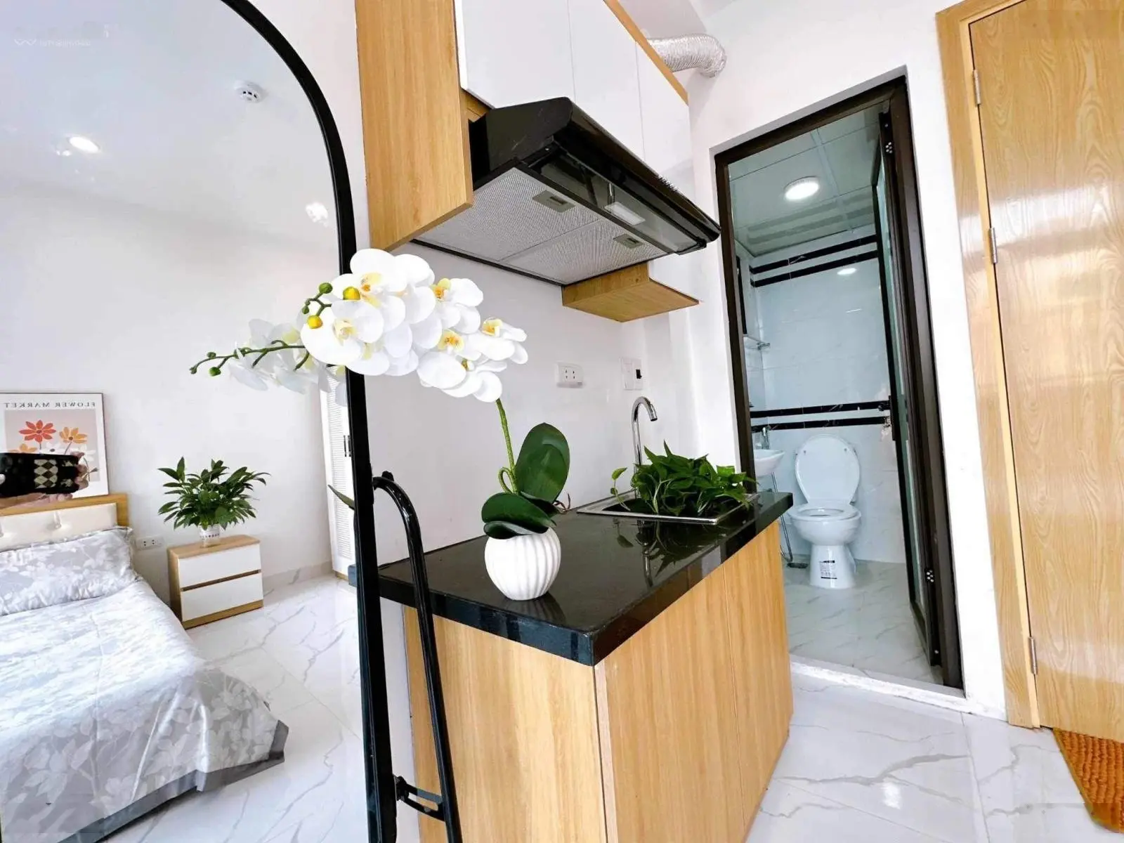 Tòa căn hộ dịch vụ dòng tiền phố Lê Đức Thọ, trung tâm Mỹ Đình, ngõ nông, gần oto, 42m2x7T, 10P KK