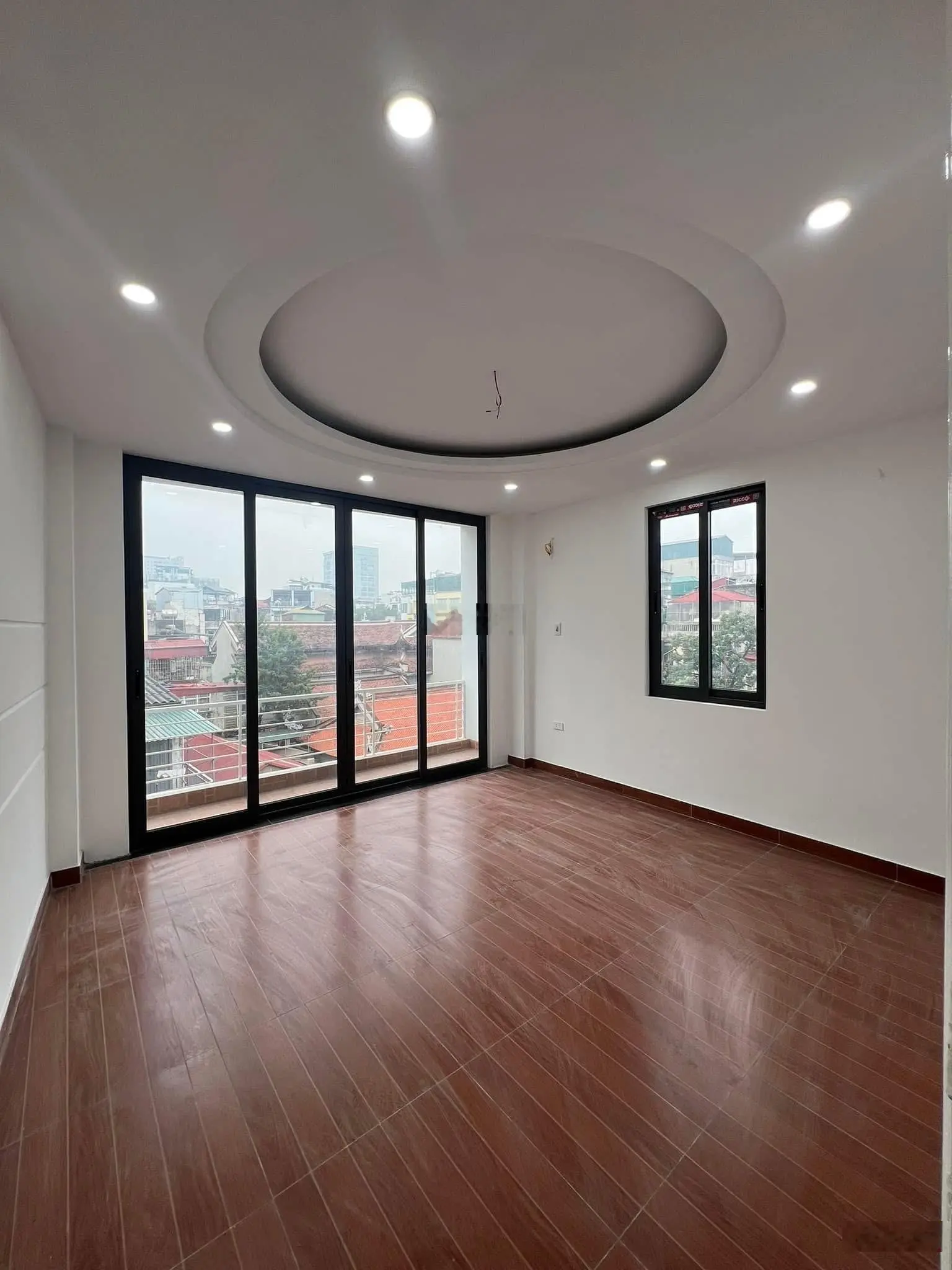 Nhanh thì còn! Bán nhà Thuỵ Khuê 50m2 - 5 tầng - mặt ngõ chợ kinh doanh - gần phố - nhỉnh 12 tỷ