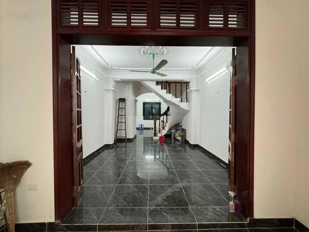 Gần phố, ngõ rộng 48m2, 4 tầng, 6.6 tỷ - Định Công - Hoàng Mai - HN