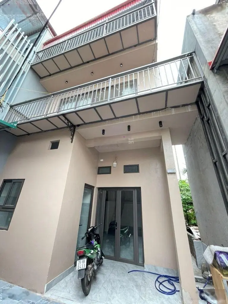 Bán nhà 3 tầng DT 58m2 MT 6.3m giá chào 5.2 tỷ có tl. Phố Xuân Đỗ Long Biên. Dân xây - diện tích
