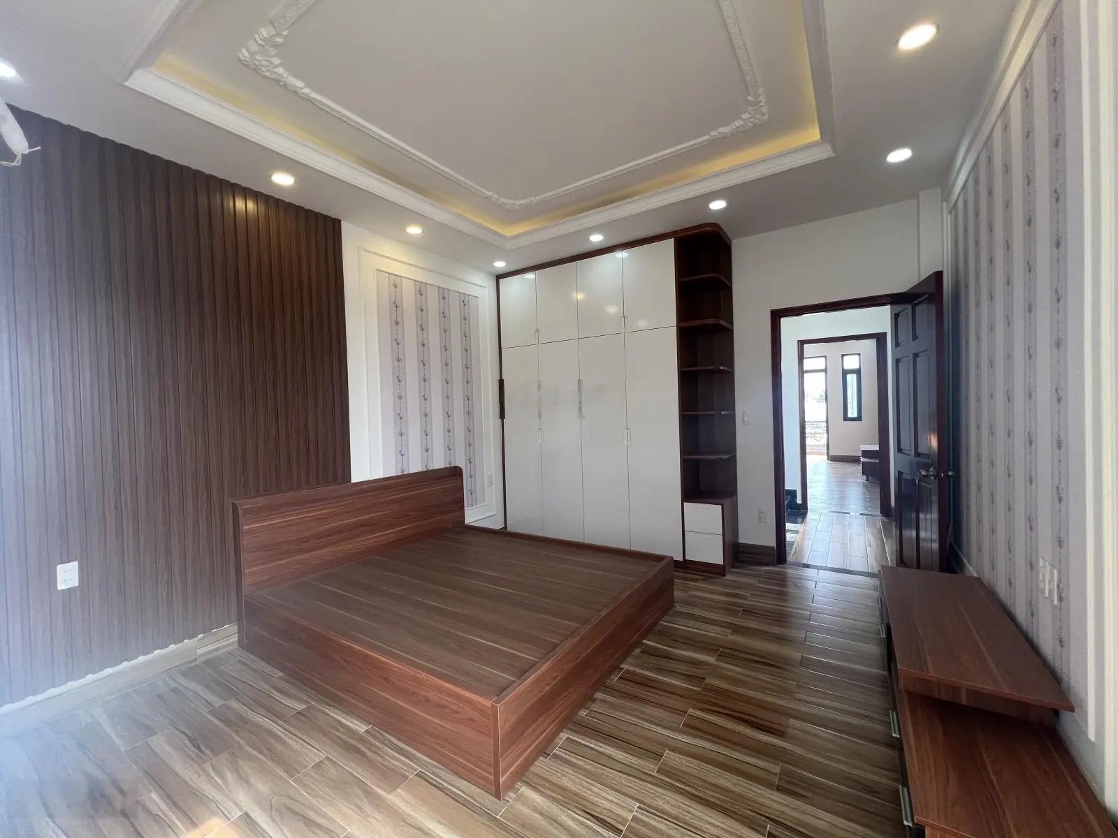 Bán nhà ngay chợ hiệp bình, 100m ra phạm văn đồng, 6x19m: trệt+ lửng+ 2 lầu+ sân thượng, ở ngay