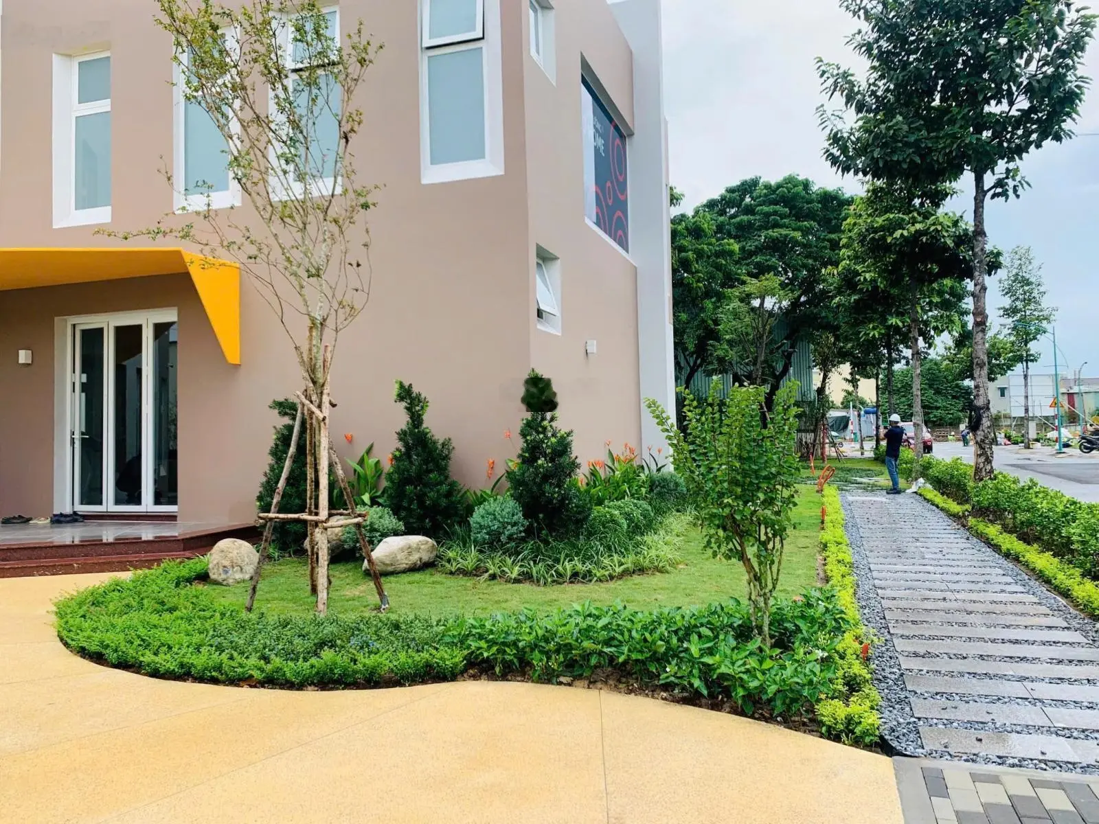 Cát Tường J - Home, nhà phố Bình Dương, 1 trệt 1 lầu giá 3,3 tỷ, sổ sẵn, chiết khấu đến 4%