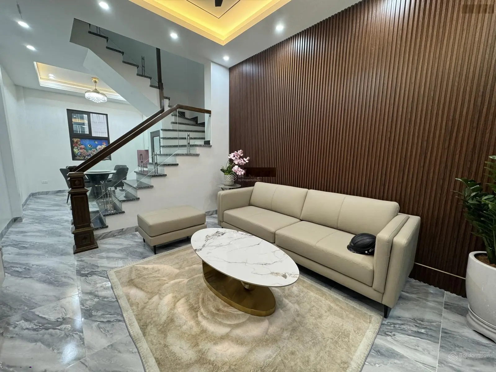 Nhà đẹp phân lô 2 mặt ngõ thoáng vĩnh viễn Chùa Láng Đống Đa - Gần ĐH Ngoại Thương diện tích 45m2