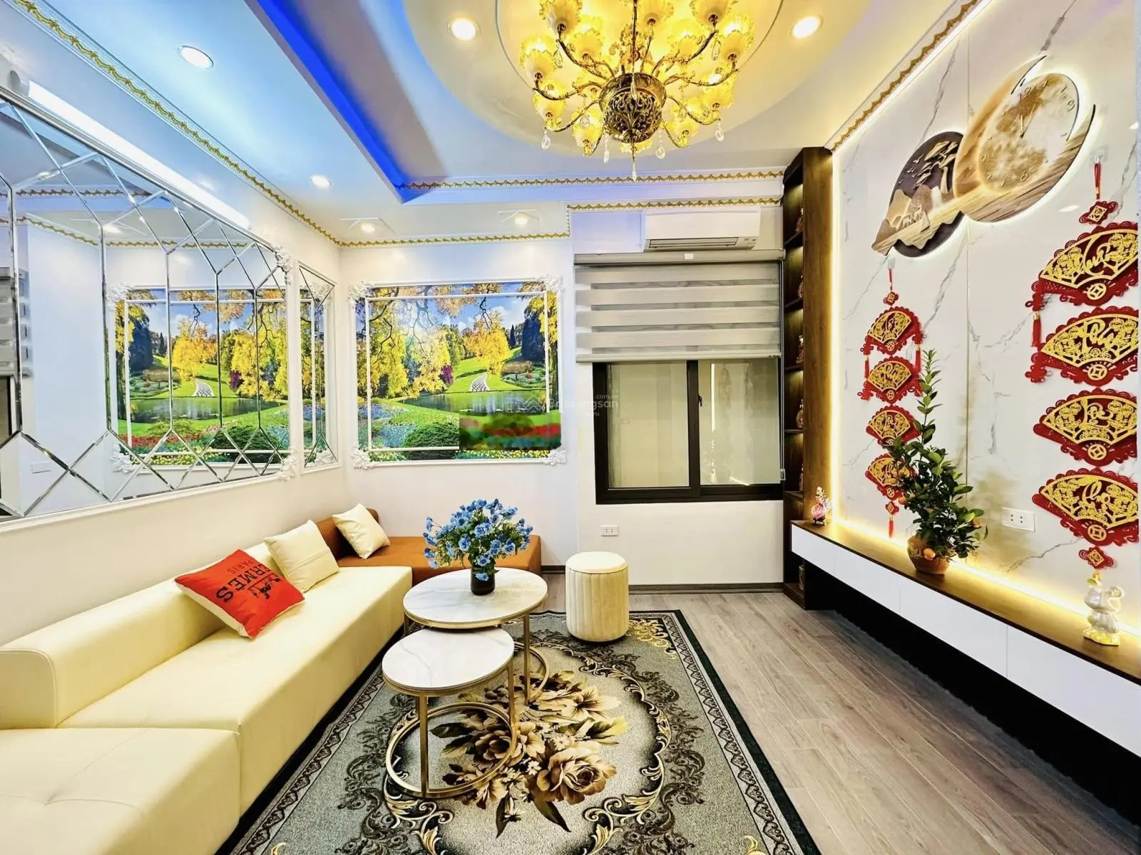 Nhà phân lô lạc trung- yên lạc - ô tô đỗ cửa vào nhà- kinh doanh nhỏ-hbt