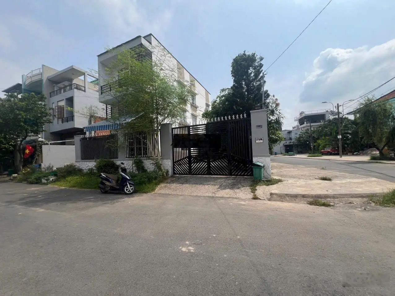 Bán biệt thự góc 2 mặt tiền - khu bên sông đường 27, Hiệp Bình Chánh, Thủ Đức, giá chỉ 17,2 tỷ