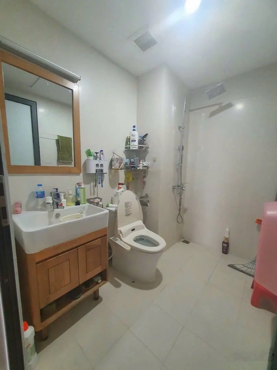 Chị gái gửi bán căn chung cư tại dự án Lotus Sài Đồng dtich 112,5m2-3N full đồ liền tường tầng cao