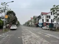 Bán BT khu C đường 13,5m - khu D sát hồ DT 400m2, mời LH Mr Trọng: 0939 958889
