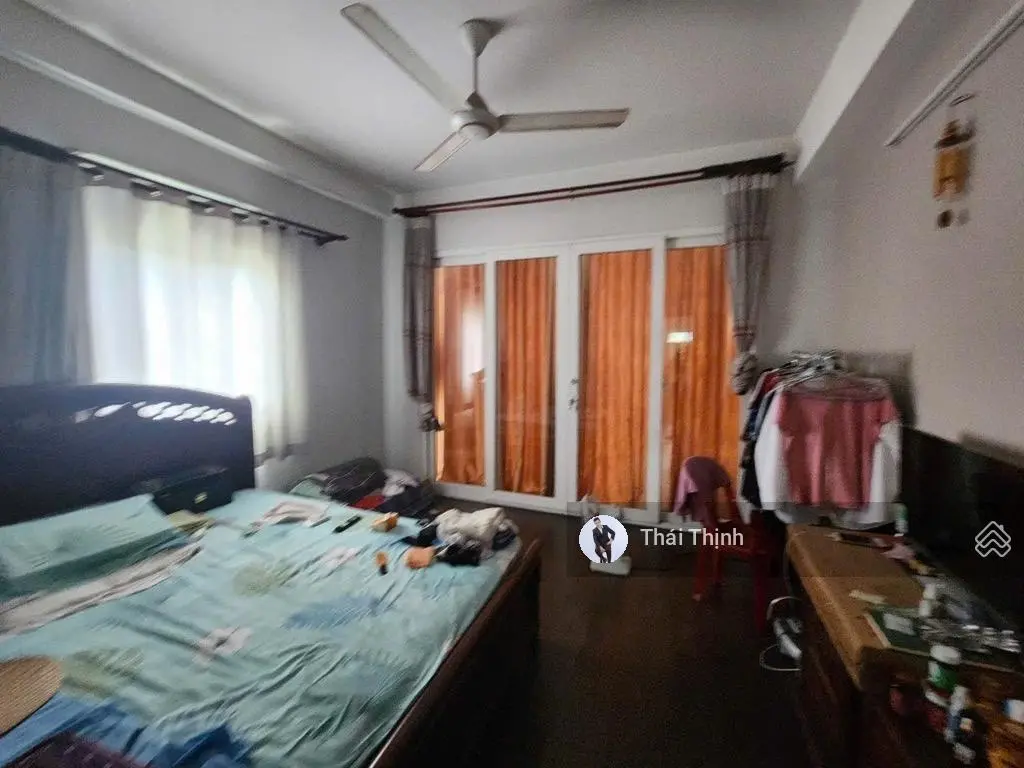 Mặt tiền đường nhựa quận 4 nhà 5 tầng 4pn chỉ 10 .x tỷ chuản pháp lý hoàn công không quy hoạch