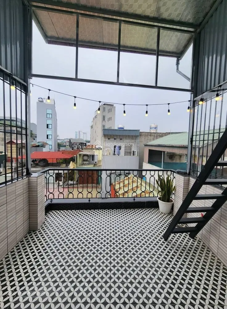 Hiếm dã man, nhà xây mới 6 tầng thang máy, mặt ngõ nông, 221 Tôn Đức Thắng, full nội thất, ở ngay