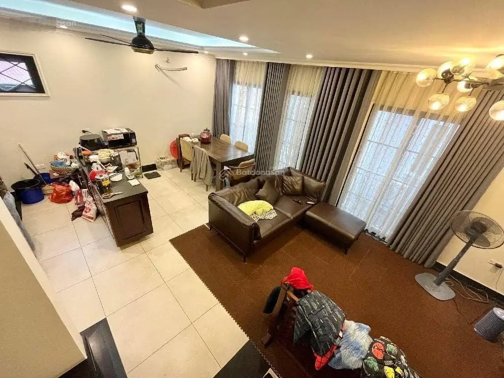 Cần bán gấp nhà biệt thự Quảng An Tây Hồ 212 m2, 3 tầng, MT 7m, ô tô, 75 tỷ