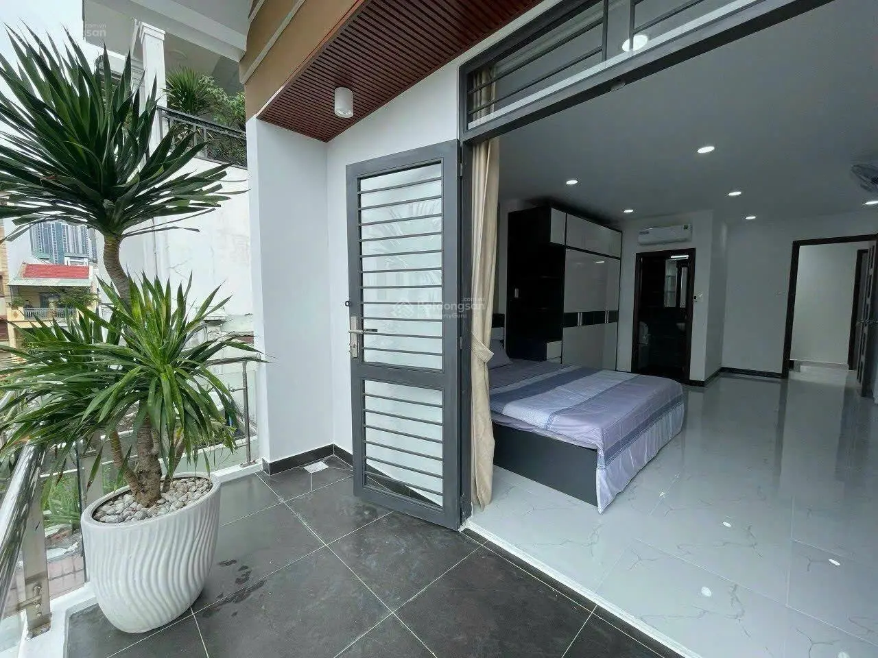 Bán gấp nhà Nguyễn Xí, Bình Thạnh,giá 2tỷ2/48m2,thuận tiện di chuyển,gần chợ.LH 0922811690 Ngân