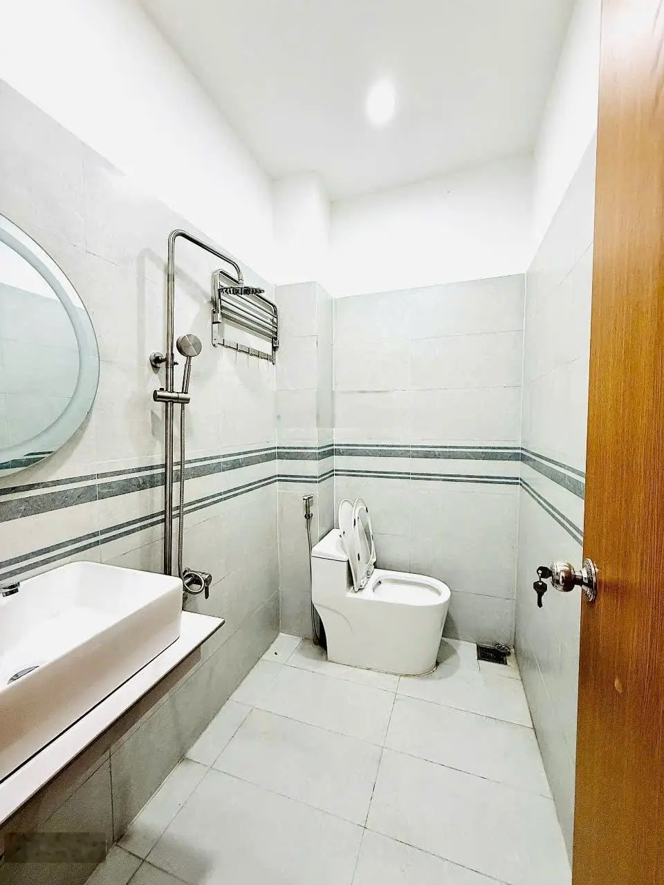 Bán nhà mới,đẹp 1 trệt 1 lầu 3pn 2wc đg Hồ Bá Phấn P.Phước Long A Q9,HXH, 90m2,5.7 tỷ Lh 0932190599