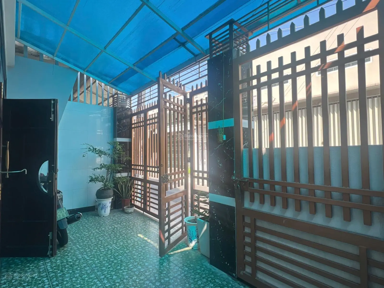 Cần bán nhanh nhà trung tâm 1 trệt 2lầu ~ 94m2, giá chỉ 4,5tỉ - thương lượng trực tiếp với chủ nhà