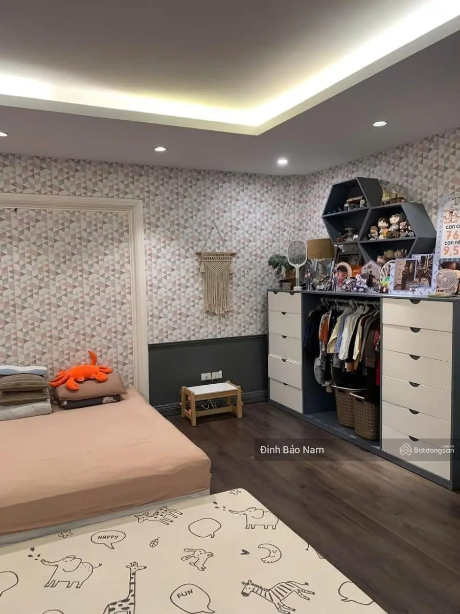 Đội Cấn 108m2 5 tầng mặt tiền 16.8m lô góc 2 mặt tiền ô tô tránh sổ đỏ vuông đẹp cách mặt phố 20m