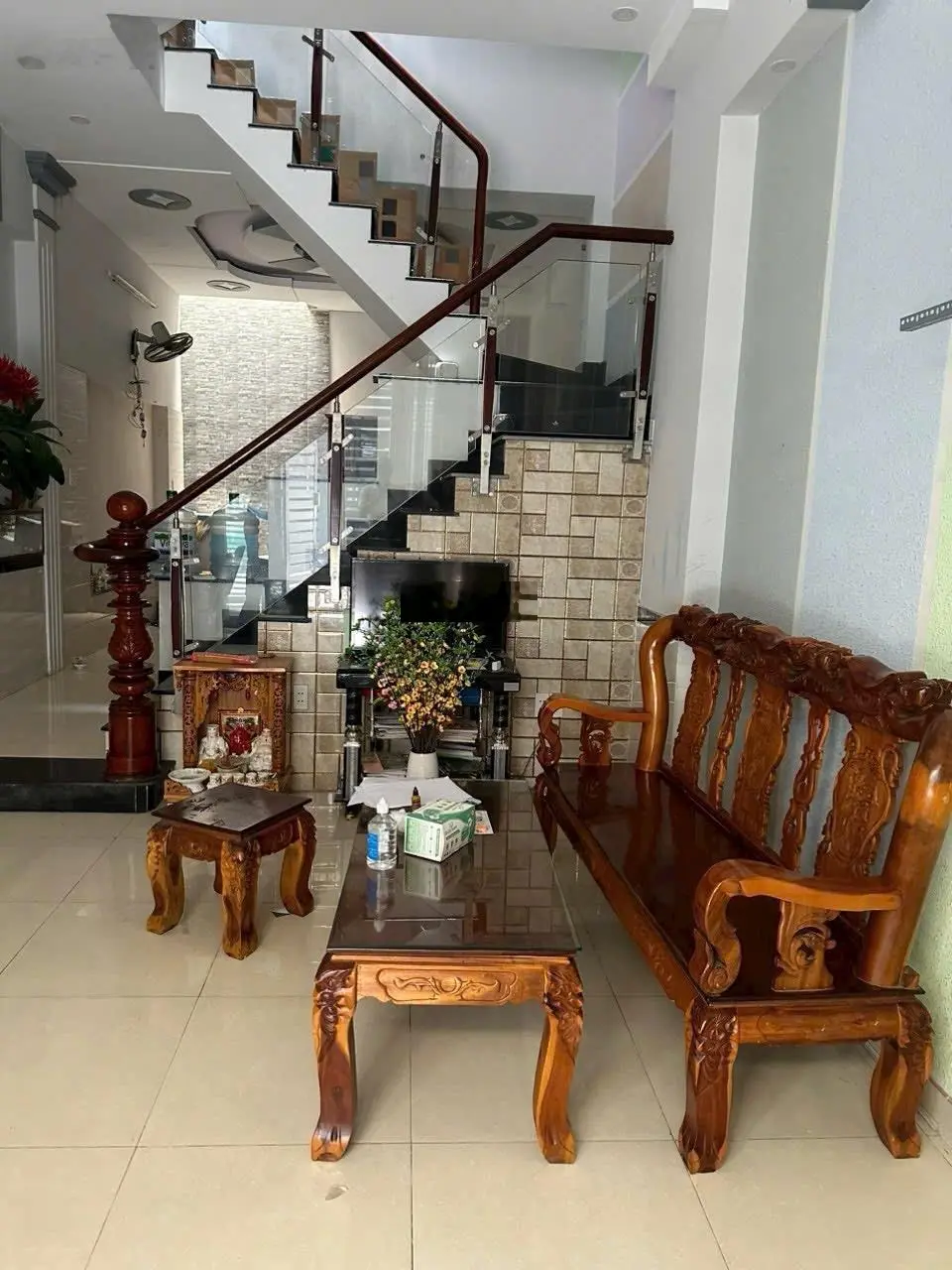 Bán Nhà trệt lầu hẻm ô tô - p. Linh đông Thiết kế 3 phòng ngủ. Sân rộng thoáng Diện tích 69m2 đất