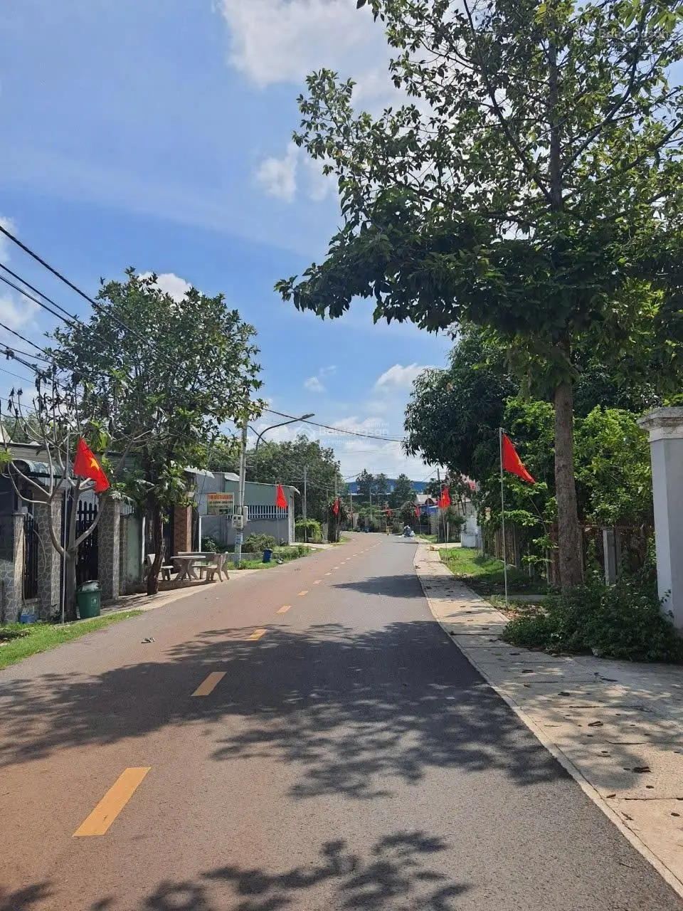 Bán gấp lô đất đường Hùng Vương, An Điền, Bến Cát, 160m2. Full thổ cư, SHR, giá bán chỉ 680 triệu