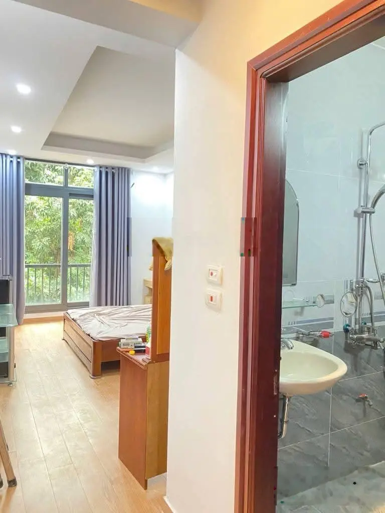 Nhanh còn kịp - 3 tầng - 4 pn - xe hơi ngủ trong nhà. DT: 65m2 chỉ 6,2 tỷ