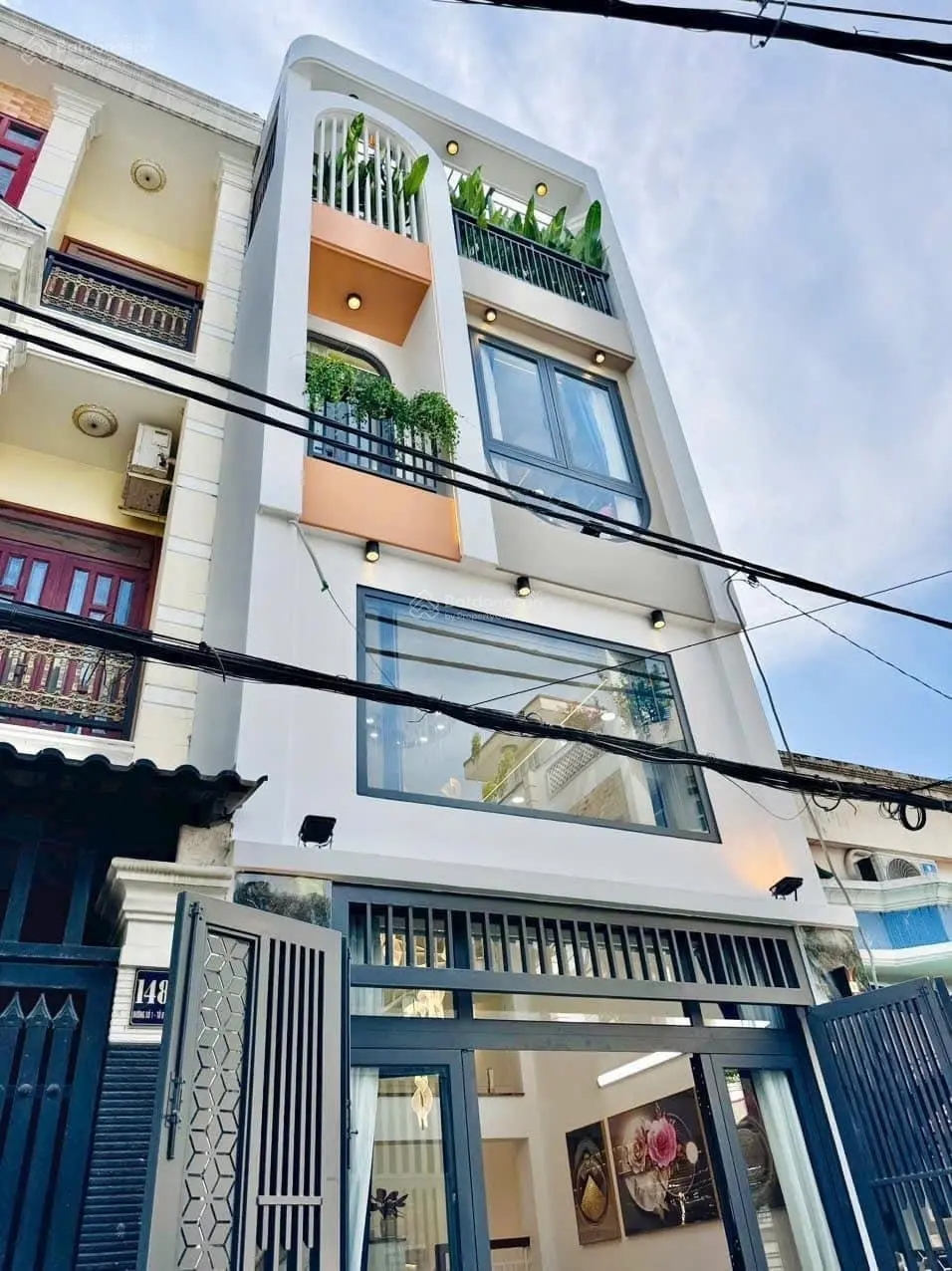 NHÀ NGỘPPP NGAY MẶT TIỀN Đ.BÙI VĂN THÊM P9 Phú Nhuận DT: 60m2 Giá 2ty3 .Có HĐ cho thuê 14tr/1th