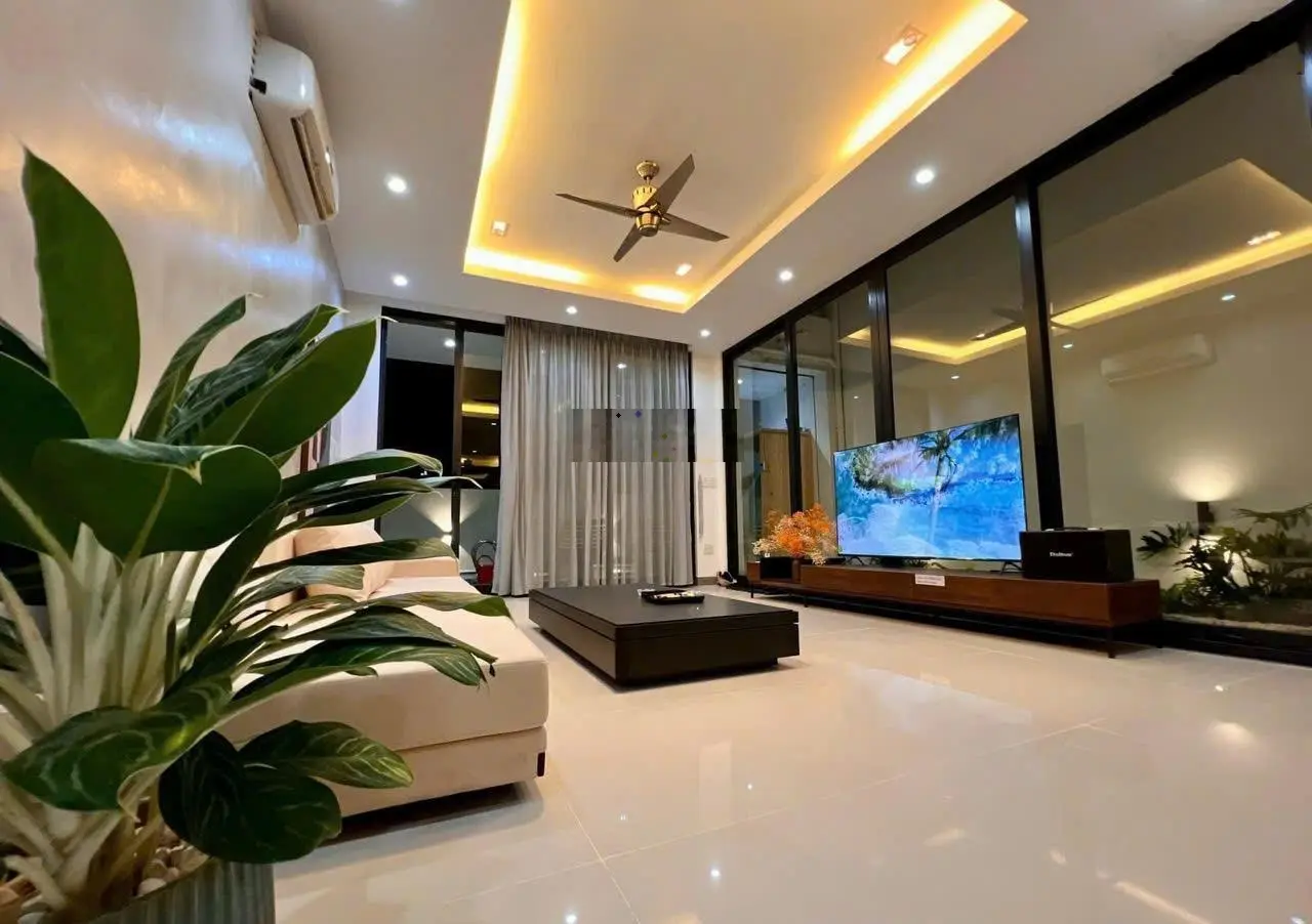 BÁN VILLA 3 TẦNG BIỂN MỸ KHÊ- DT 200M2- DÒNG TIỀN 170-180TR/THÁNG