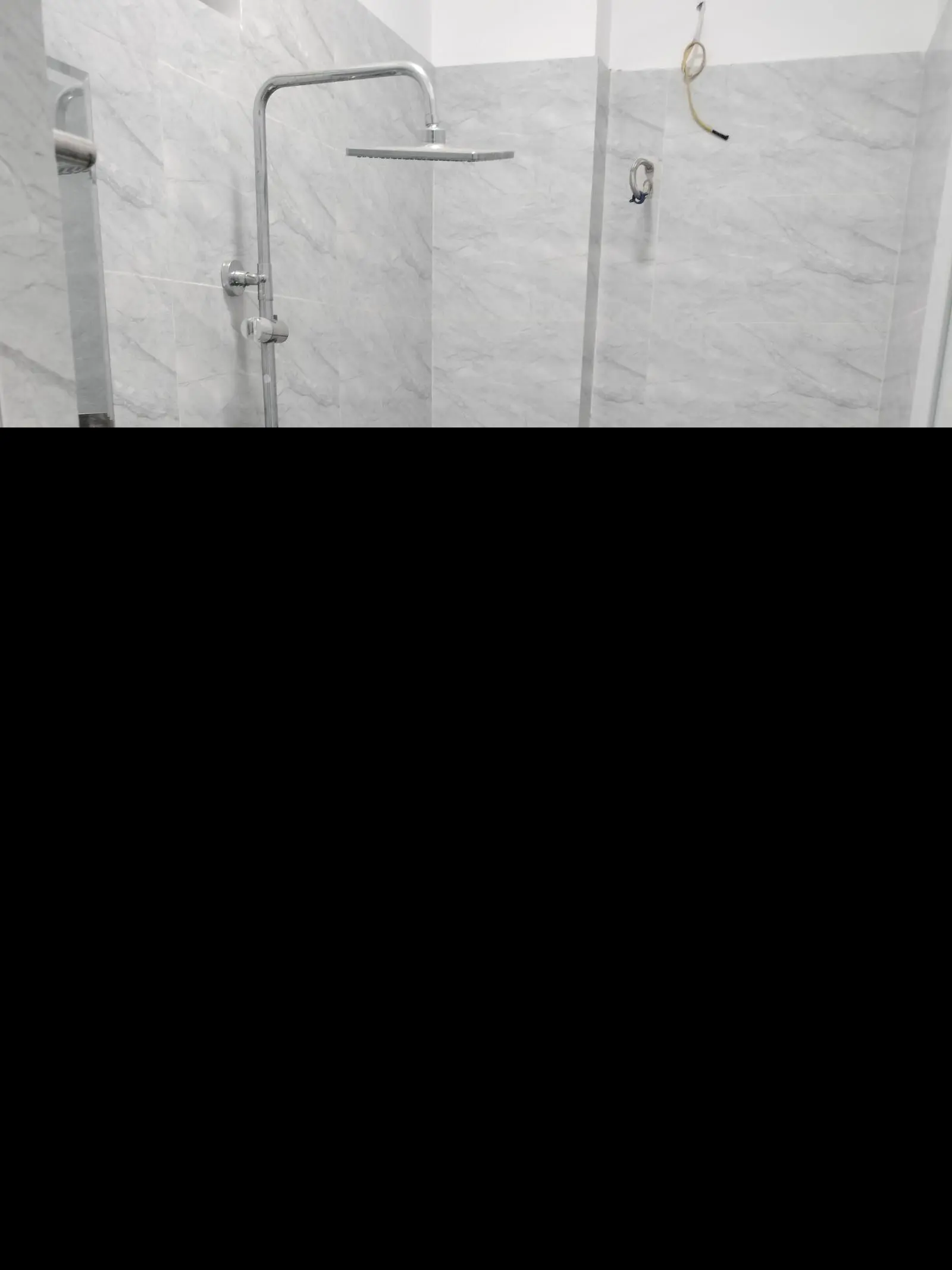 Hàng xóm nhờ bán nhà ngõ 467 Lĩnh Nam - Hoàng Mai ngõ rộng sổ riêng 30m2 5 tầng giá 4,89 tỷ có TL