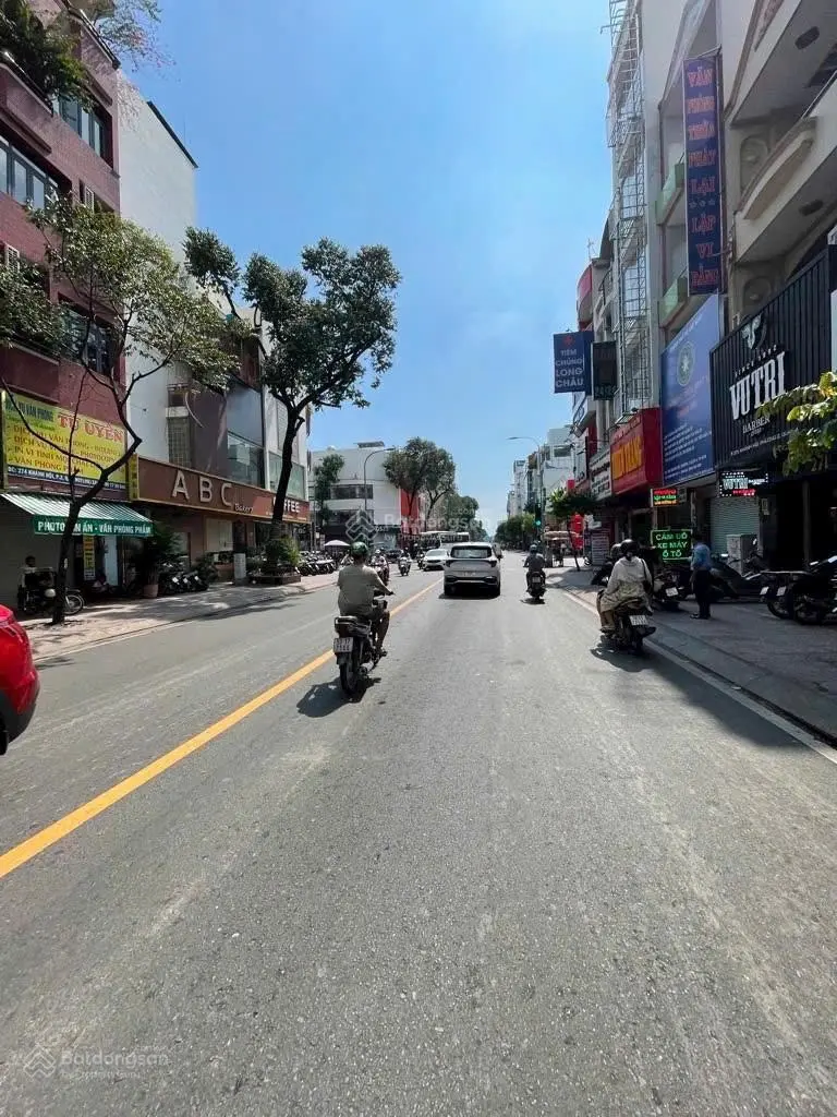 Q4 nhà MT hẻm 4m . 10m ra đường TTT . SHR 53m2 . 4 tầng BTCT . Chỉ 7.599 còn TL .