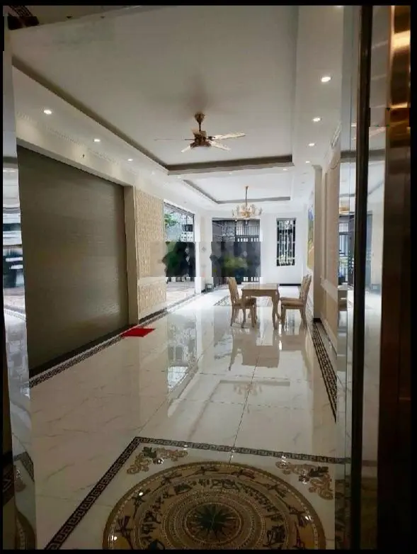 80m2/5t/5mt/12.5 tỷ / ngô gia tự / ô tô chánh/ lô góc kinh doanh/ thang máy