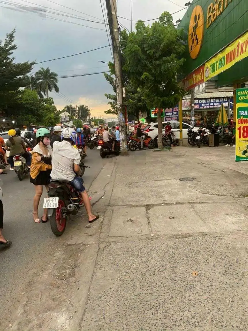 2 mặt tiền Bách Hóa Xanh đường 22 Tháng 12 giá 34 tỷ