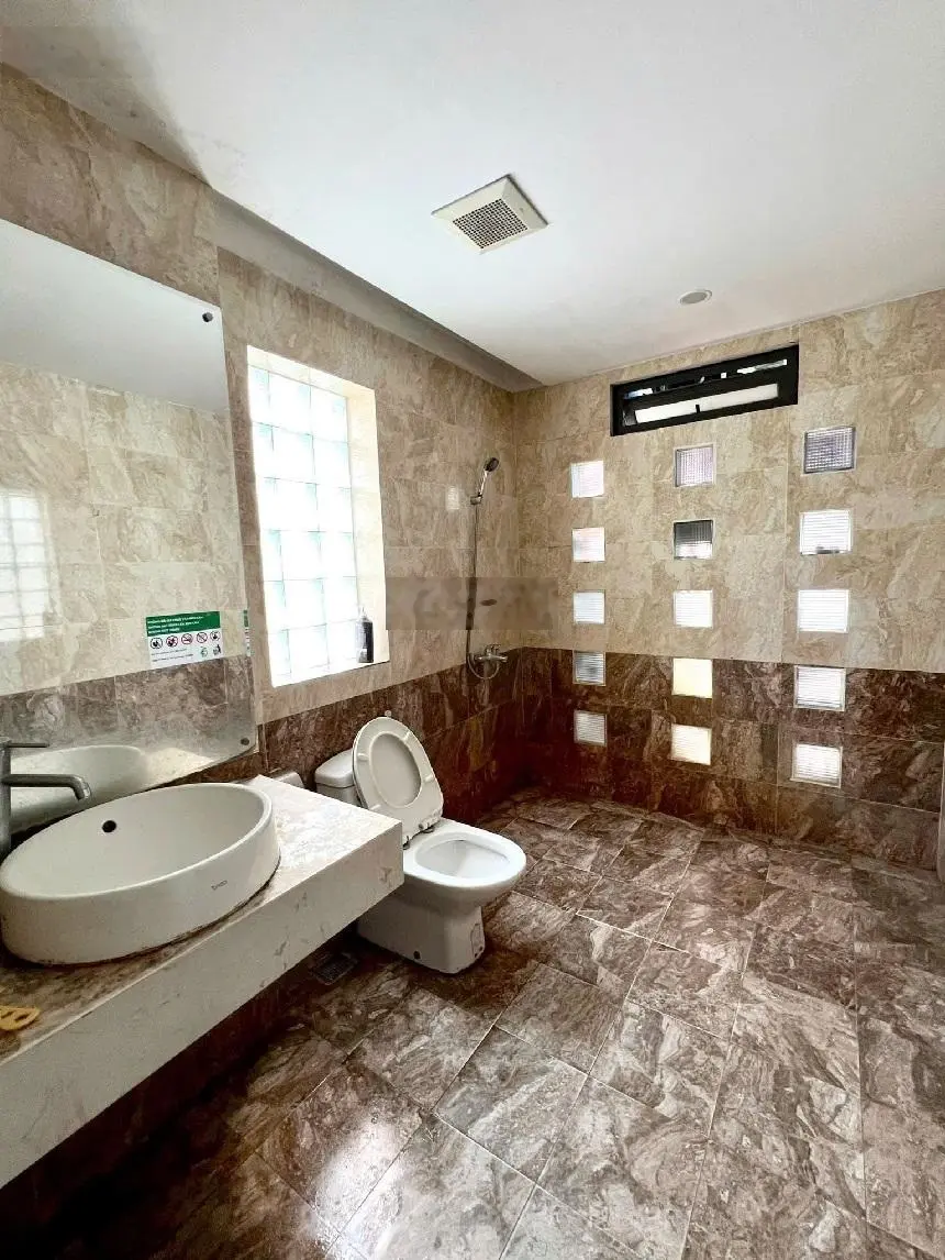 Bán mặt phố An Dương Vương, Tây Hồ: vị trí vàng, 170m, 4 tầng, mặt tiền rộng 7.5m, 38 tỷ!